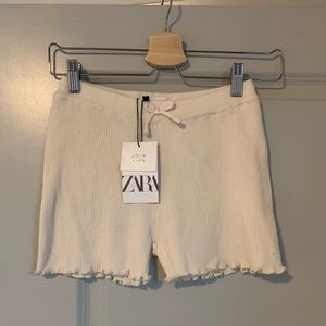 Ruffled Zara light cream shorts - to wear as pajama or beachwear
